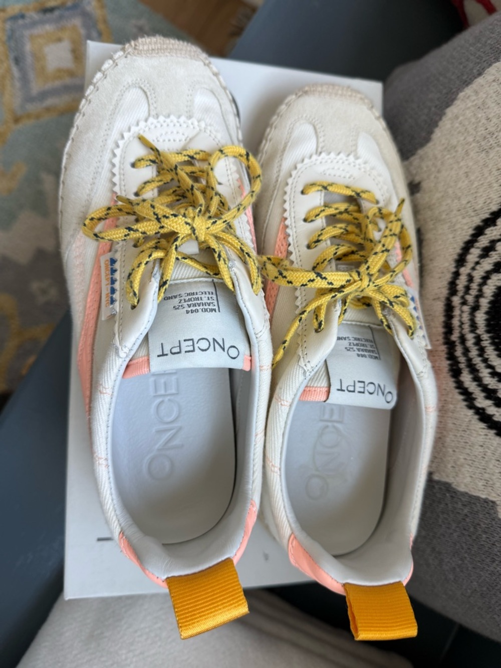 NEw w/box, Women’s ONCEPT White & Pink Sneakers 7. ST TRopez.